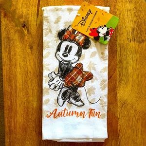 2pk Disney Minnie Mouse Halloween Kitchen towels NWT